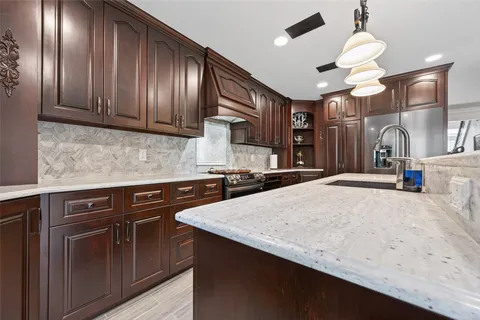 $249,000 | 11622 Village Pl Drive, Unit 328, Houston, TX 77077