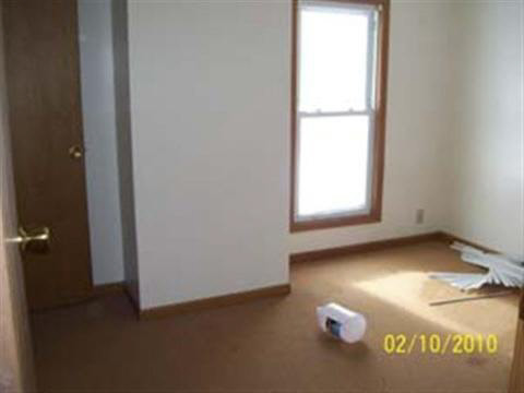 405 Merrick Street Adrian, MI 49221 - Photo 6 of 10 938330-5.JPG
