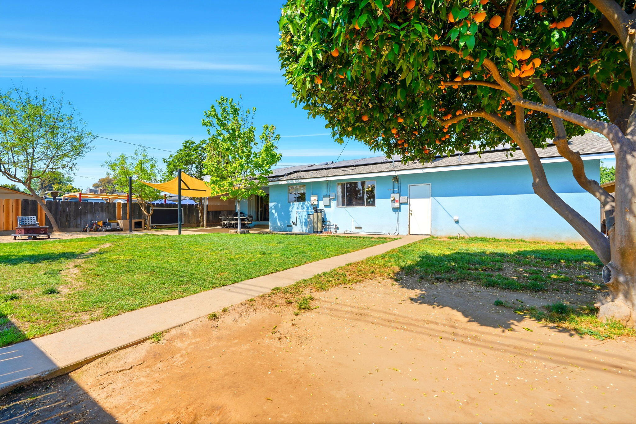 289 West Cypress Avenue Reedley, CA 93654 - Photo 38 of 49 46-289_W_Cypress_Ave_044