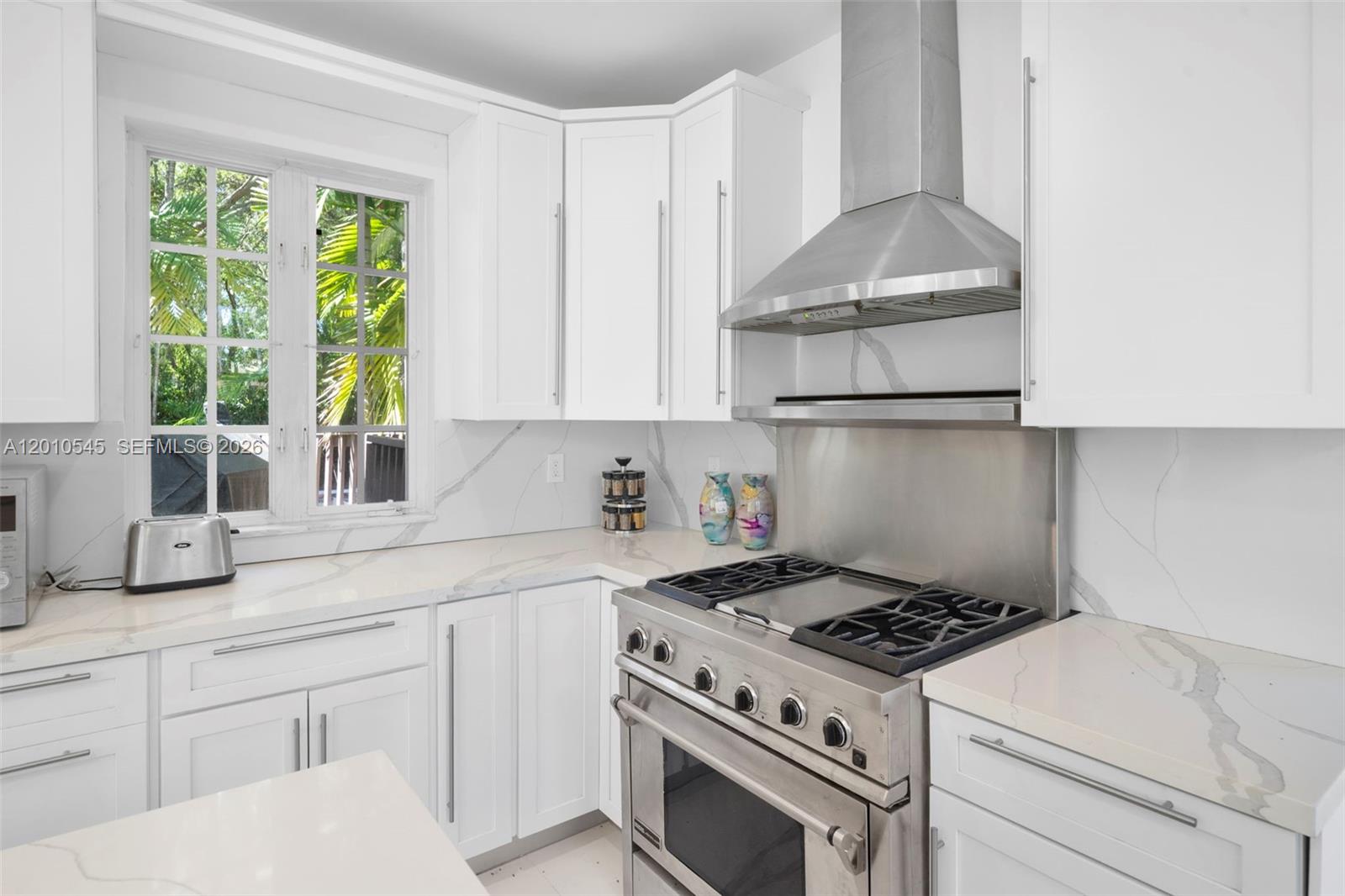 5824 Alton Road Miami Beach, FL 33140 - Photo 6 of 28