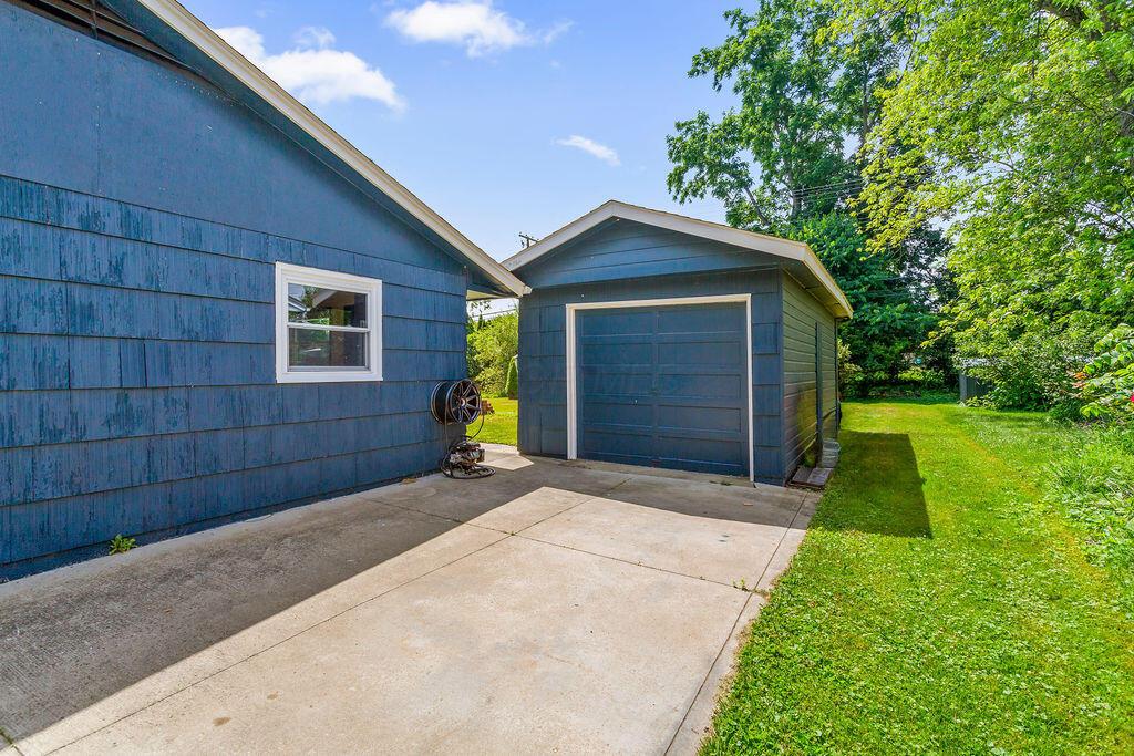 209 Hanover Road Lexington, OH 44904 - Photo 9 of 28 209HanoverRoad_Hommati102(9)