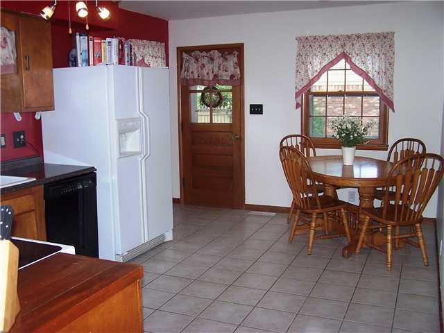 8018 Witherington Road Indianapolis, IN 46268 - Photo 4 of 24