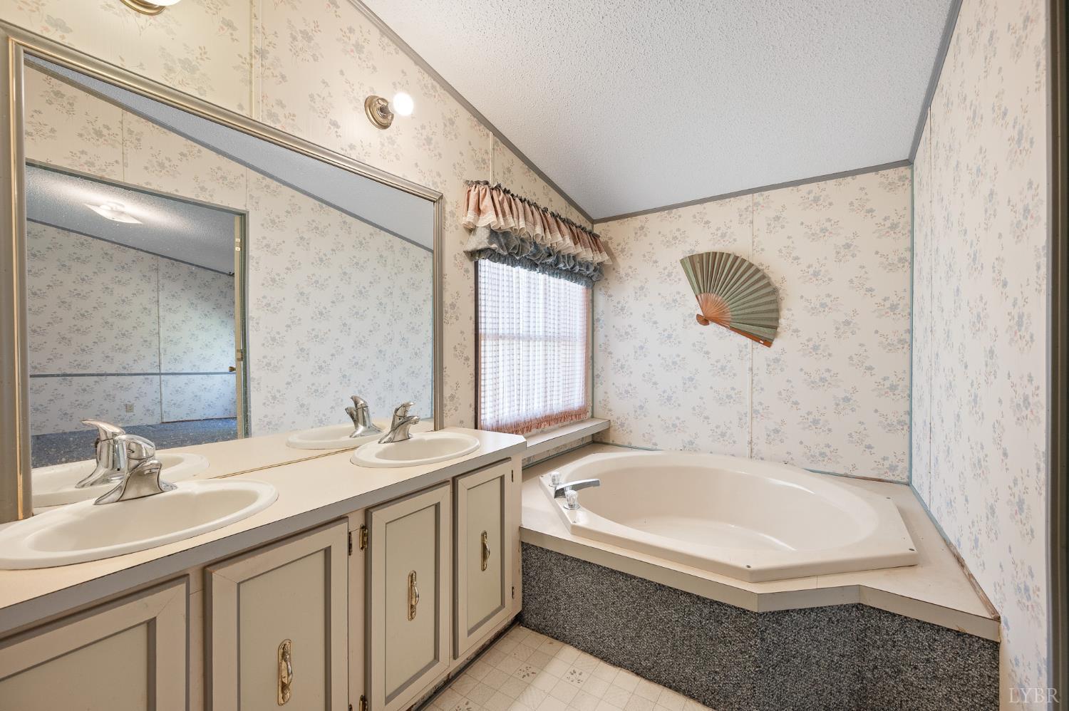 1675 Atkinson Hollow Road Vinton, VA 24179 - Photo 24 of 31