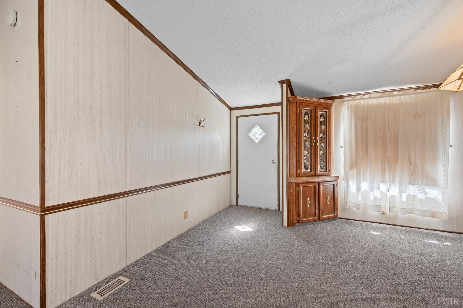 1675 Atkinson Hollow Road Vinton, VA 24179 - Photo 6 of 31