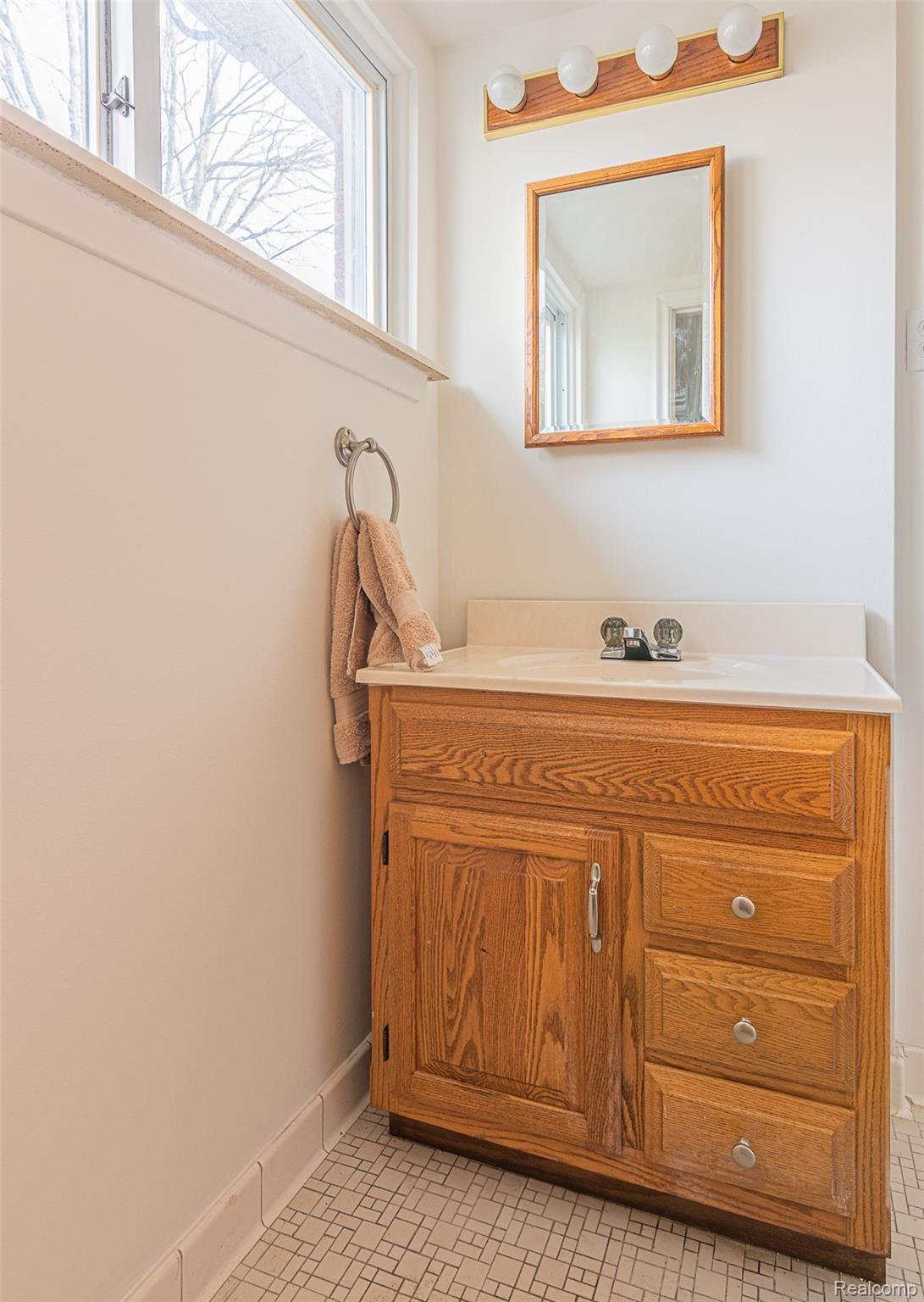 523 South Cranbrook Cross Road Bloomfield Hills, MI 48301 - Photo 19 of 35 523 S Cranbrook-22.jpg