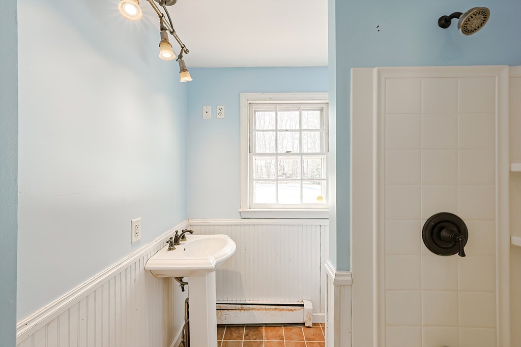 358 Briggs Road Westport, MA 02790 - Photo 17 of 42