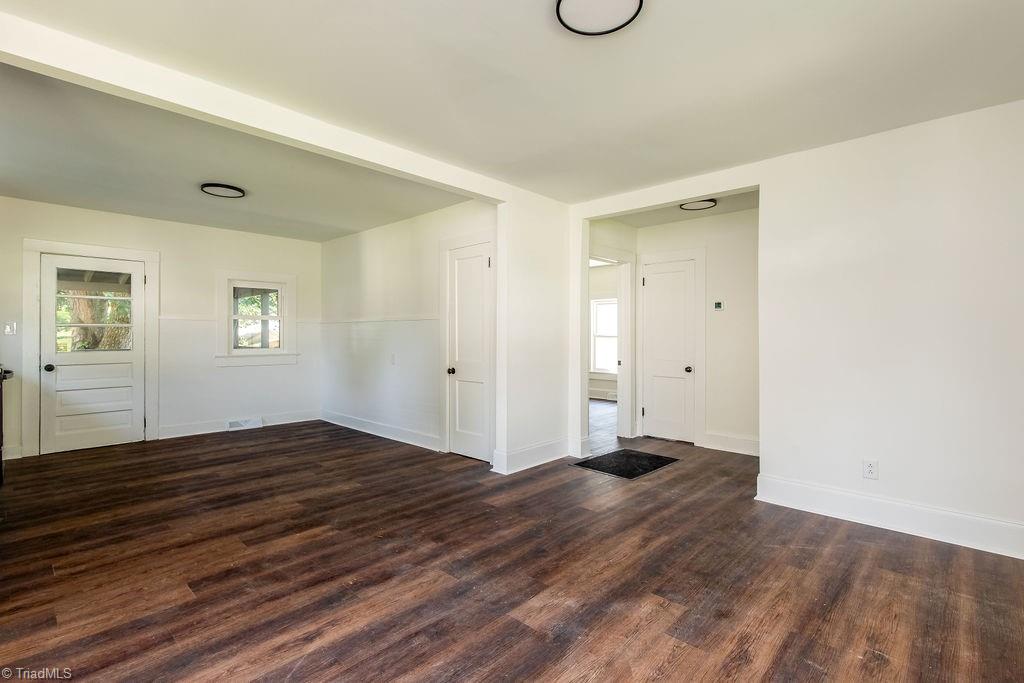 515 Ridgecrest Drive High Point, NC 27262 - Photo 3 of 22 Gallery Image 3