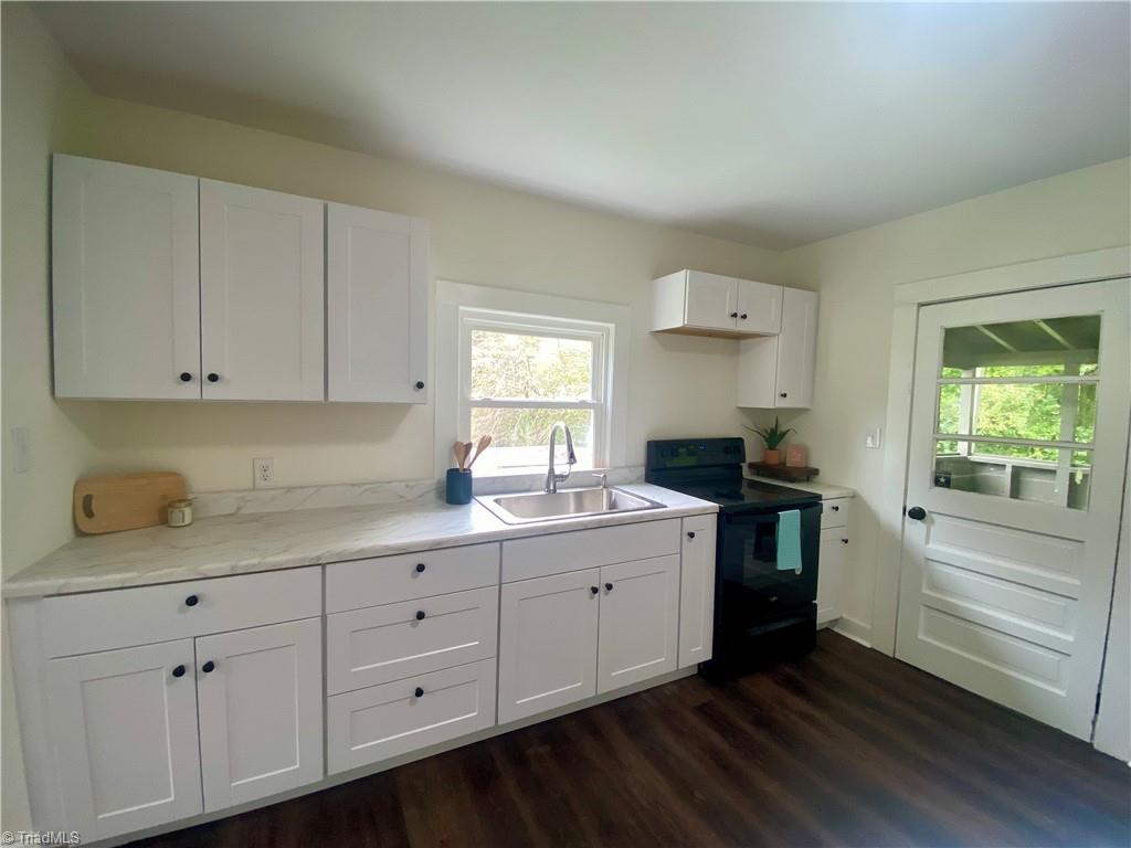 515 Ridgecrest Drive High Point, NC 27262 - Photo 5 of 22 Gallery Image 5