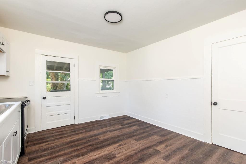 515 Ridgecrest Drive High Point, NC 27262 - Photo 8 of 22 Gallery Image 8