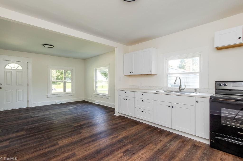 515 Ridgecrest Drive High Point, NC 27262 - Photo 9 of 22 Gallery Image 9