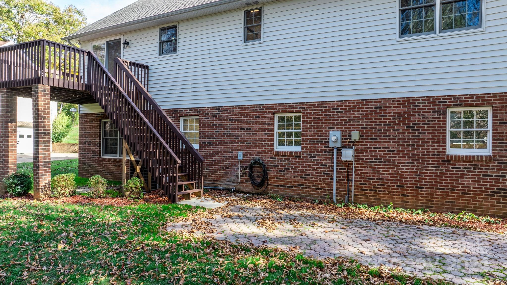 623 35th Street Northeast Conover, NC 28613 - Photo 8 of 33 Gallery Image 8