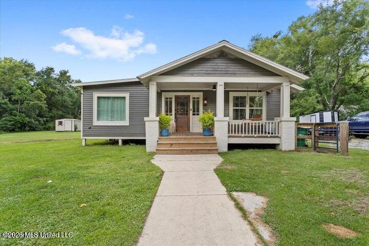 7101 Wayne Lane Biloxi, MS 39532 - Photo 1 of 20 7101 Wayne - Front photos