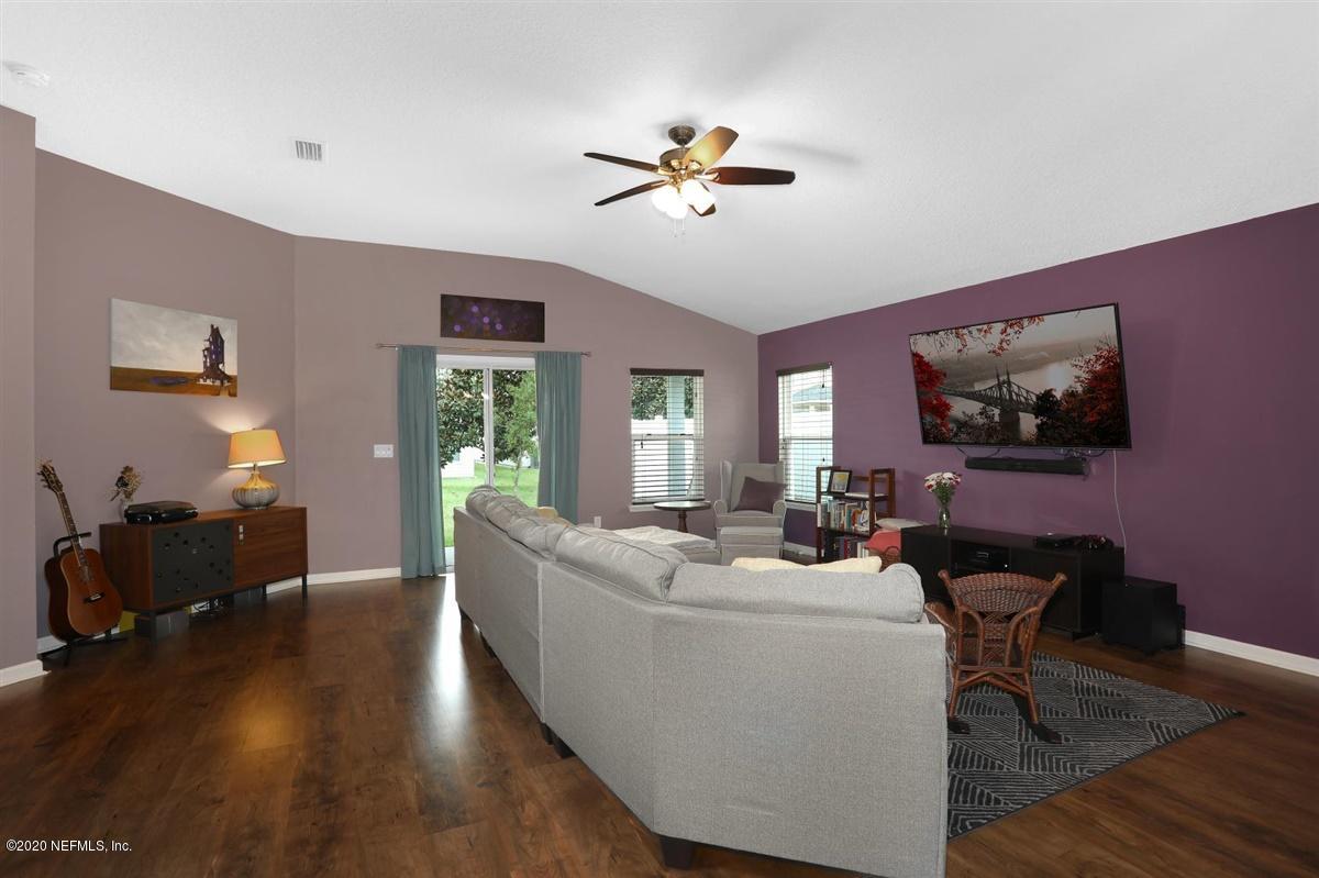 277 Amber Ridge Road Jacksonville, FL 32218 - Photo 3 of 21 Living Room