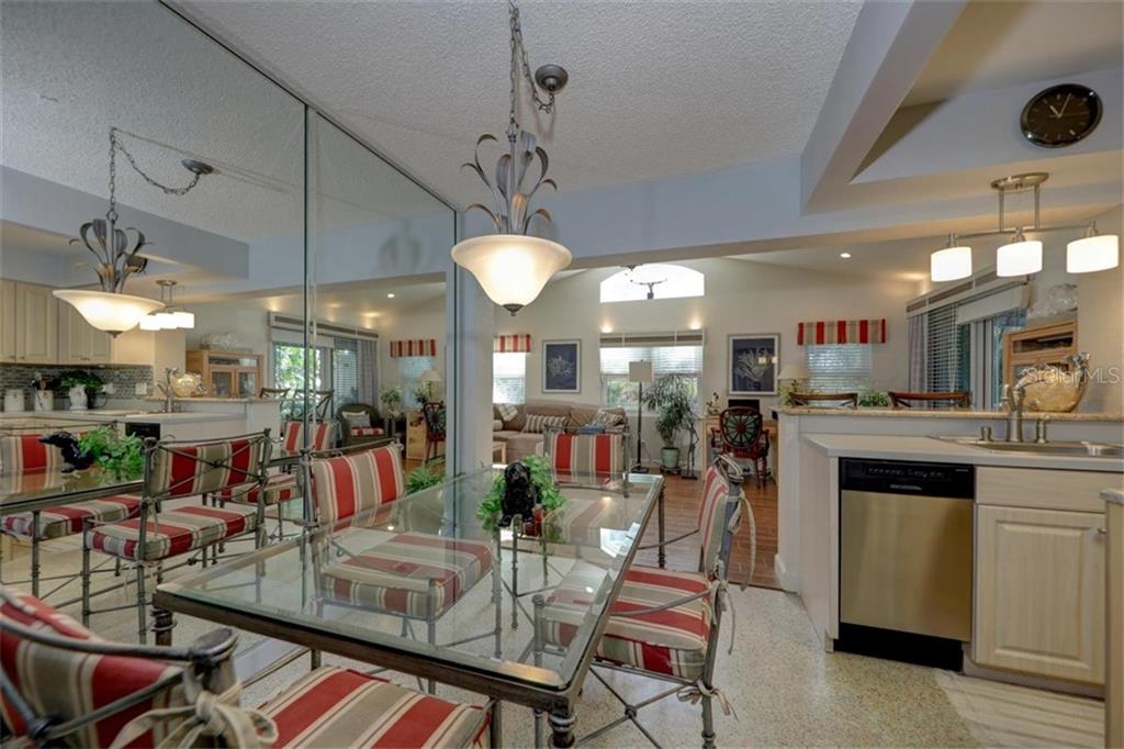 701 Sunset Cove Madeira Beach, FL 33708 - Photo 9 of 30 Dining Room
