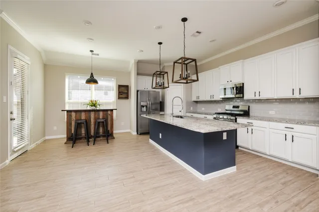 $2,550 | 9726 Dancing Grass Drive, Richmond, TX 77406