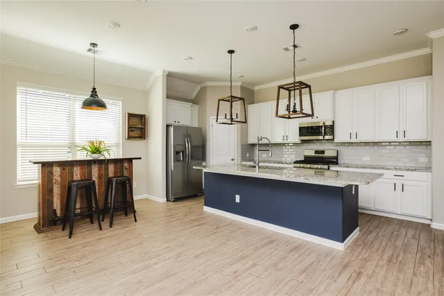 $2,550 | 9726 Dancing Grass Drive, Richmond, TX 77406