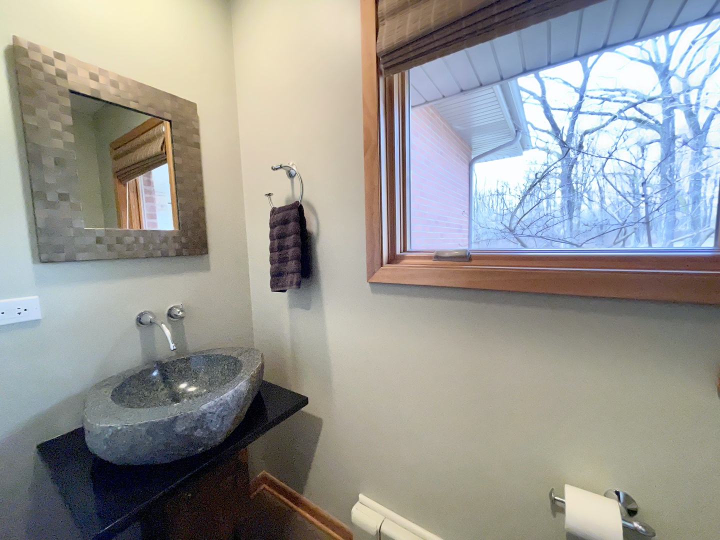 363 Bateman Road Barrington Hills, IL 60010 - Photo 34 of 40 a bathroom with a sink and a mirror
