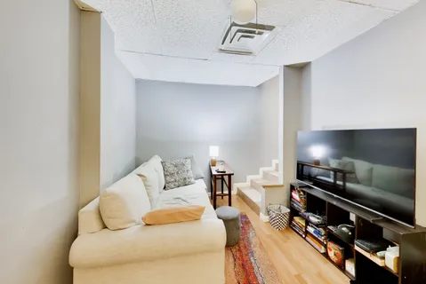 $980,000 | 4015 North Mozart Street, Chicago, IL 60618