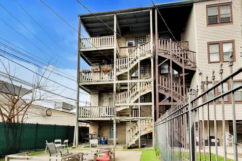 $980,000 | 4015 North Mozart Street, Chicago, IL 60618
