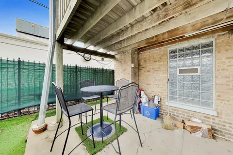 $980,000 | 4015 North Mozart Street, Chicago, IL 60618