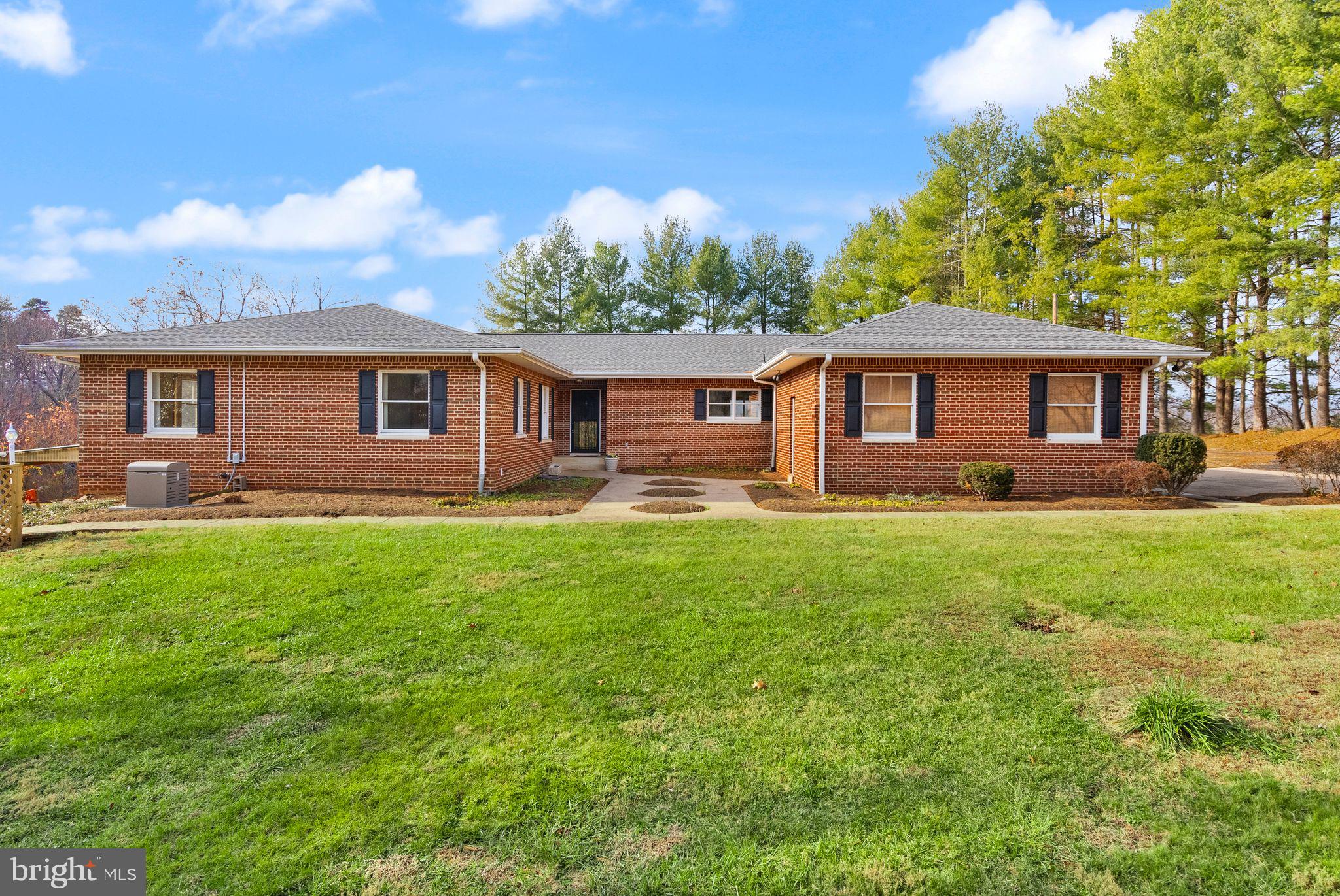 375 7 Ponds Road Amissville, VA 20106 - Photo 3 of 106