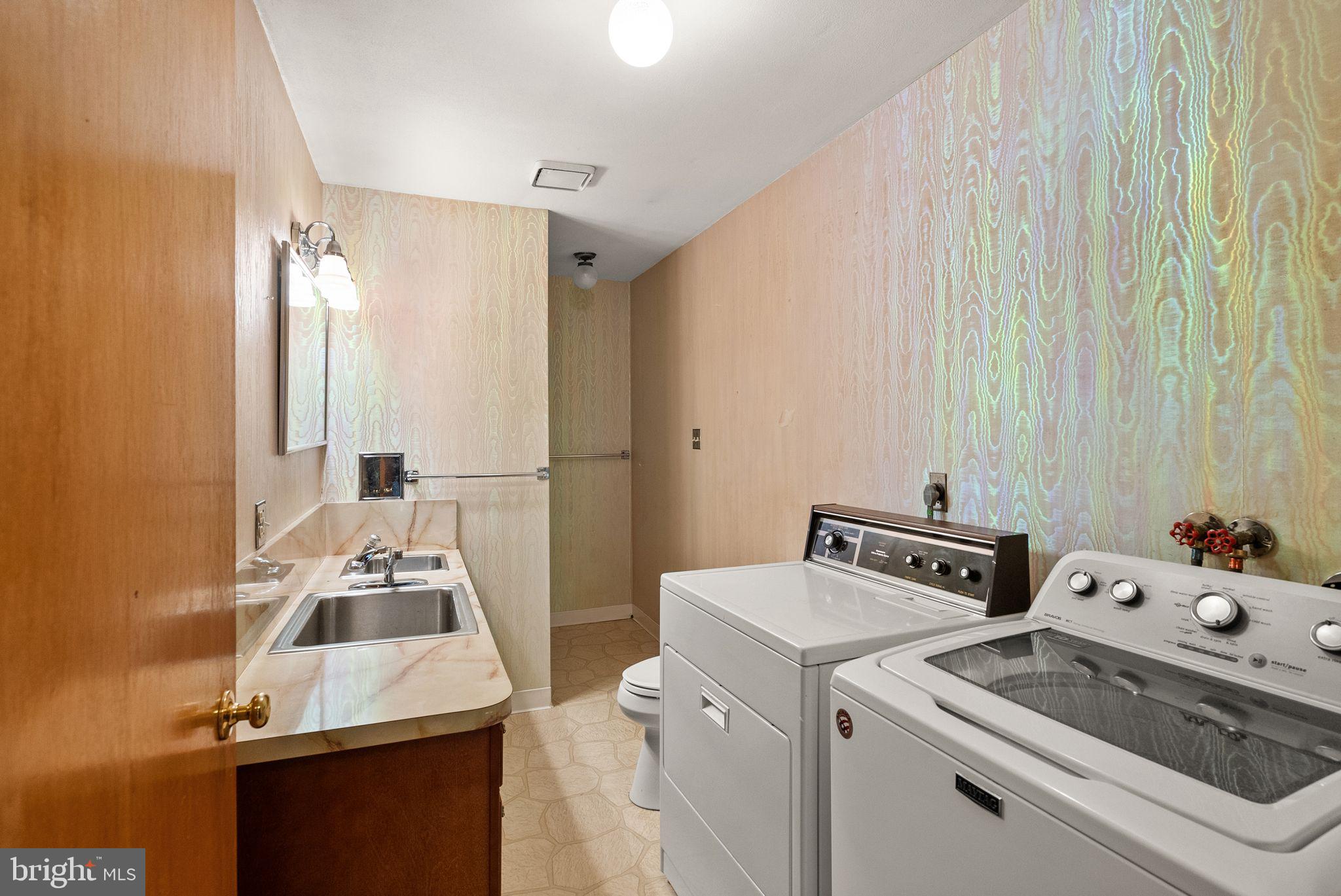 375 7 Ponds Road Amissville, VA 20106 - Photo 74 of 106 bathroom 3 plus laundry room