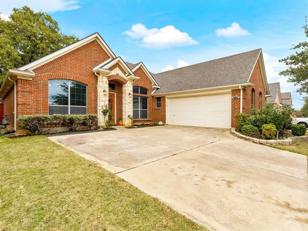 $350,000 | 1301 Litchfield Lane, Burleson, TX 76028