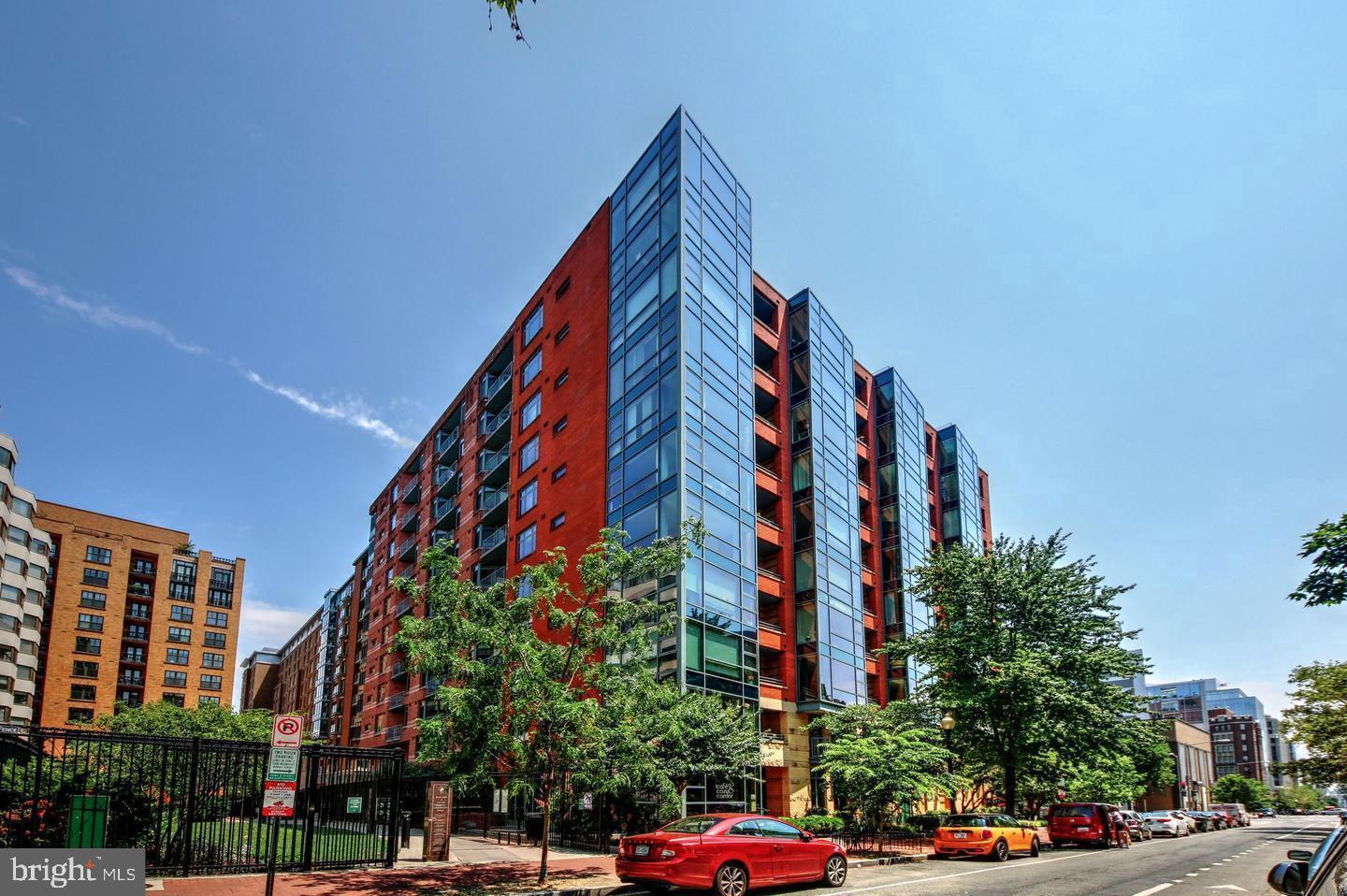 1117 10th Street Northwest, Unit 301 Washington, DC 20001 - Photo 1 of 38 a front view of a building