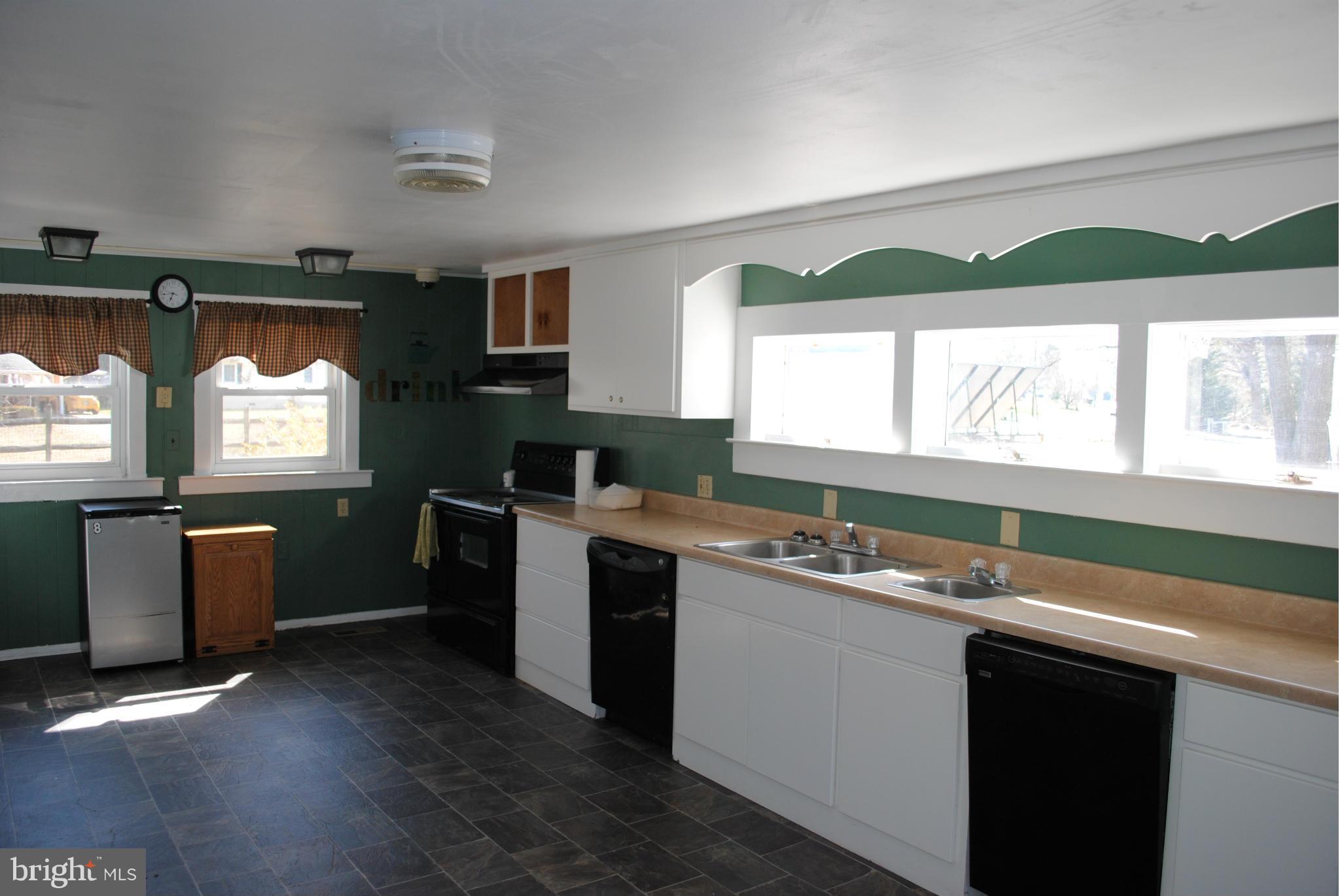 7582 Quaker Neck Road Chestertown, MD 21620 - Photo 4 of 24 Kitchen