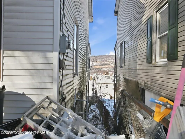 $59,900 | 313 West Water Street, Lansford, PA 18232