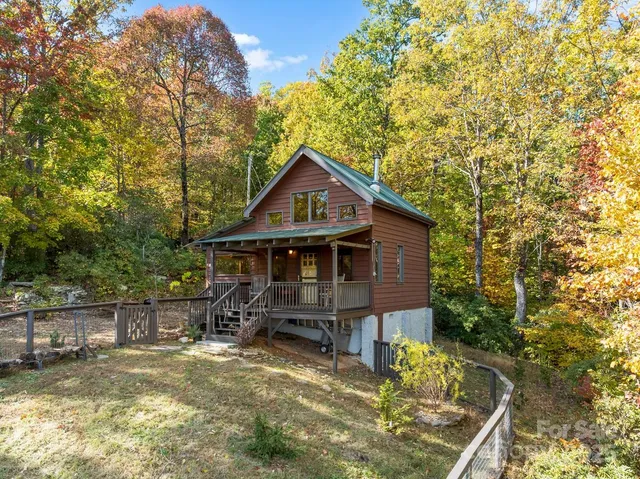 $379,000 | 121 Pairofdice Way Lake, Lake Lure, NC 28746