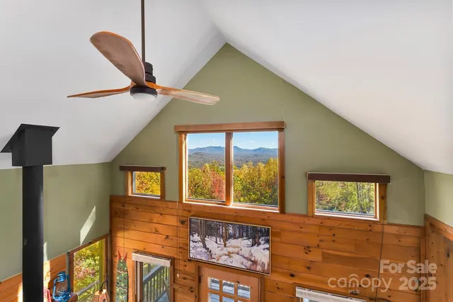 $379,000 | 121 Pairofdice Way Lake, Lake Lure, NC 28746