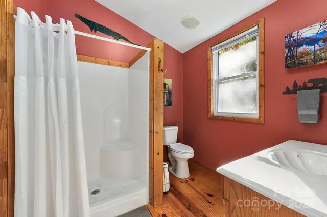 $379,000 | 121 Pairofdice Way Lake, Lake Lure, NC 28746