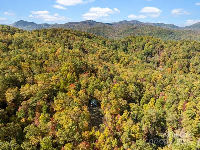 $379,000 | 121 Pairofdice Way Lake, Lake Lure, NC 28746