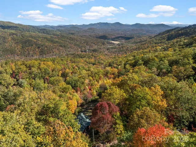 $379,000 | 121 Pairofdice Way Lake, Lake Lure, NC 28746