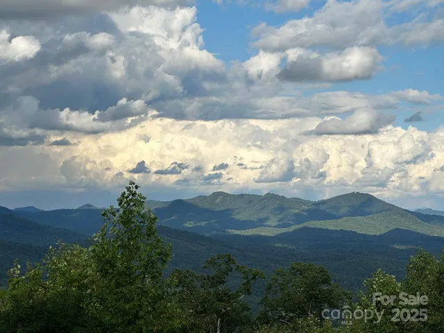 $379,000 | 121 Pairofdice Way Lake, Lake Lure, NC 28746