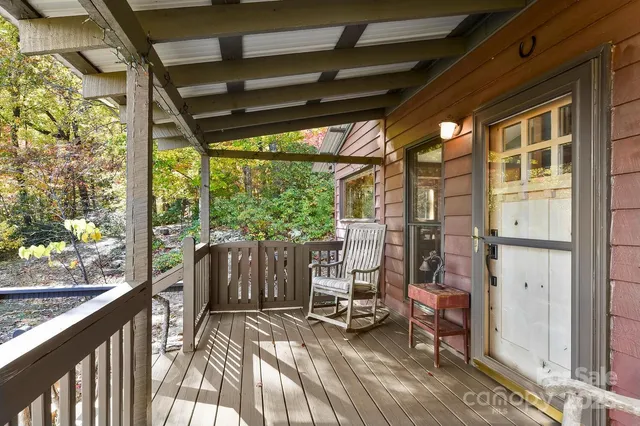 $379,000 | 121 Pairofdice Way Lake, Lake Lure, NC 28746