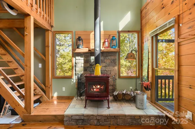 $379,000 | 121 Pairofdice Way Lake, Lake Lure, NC 28746