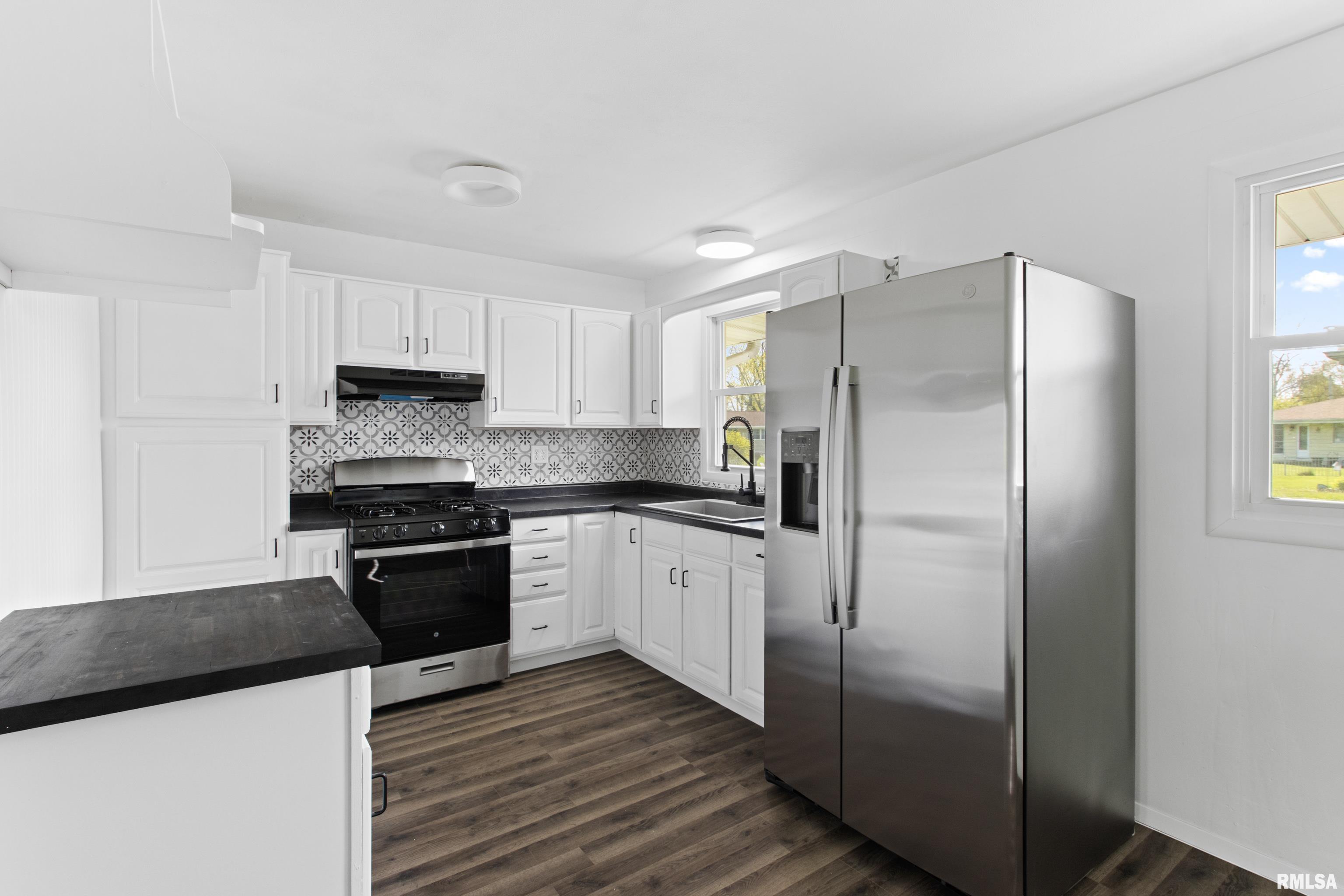 5125 North Ronald Road Peoria, IL 61614 - Photo 11 of 34 Gallery Image 11