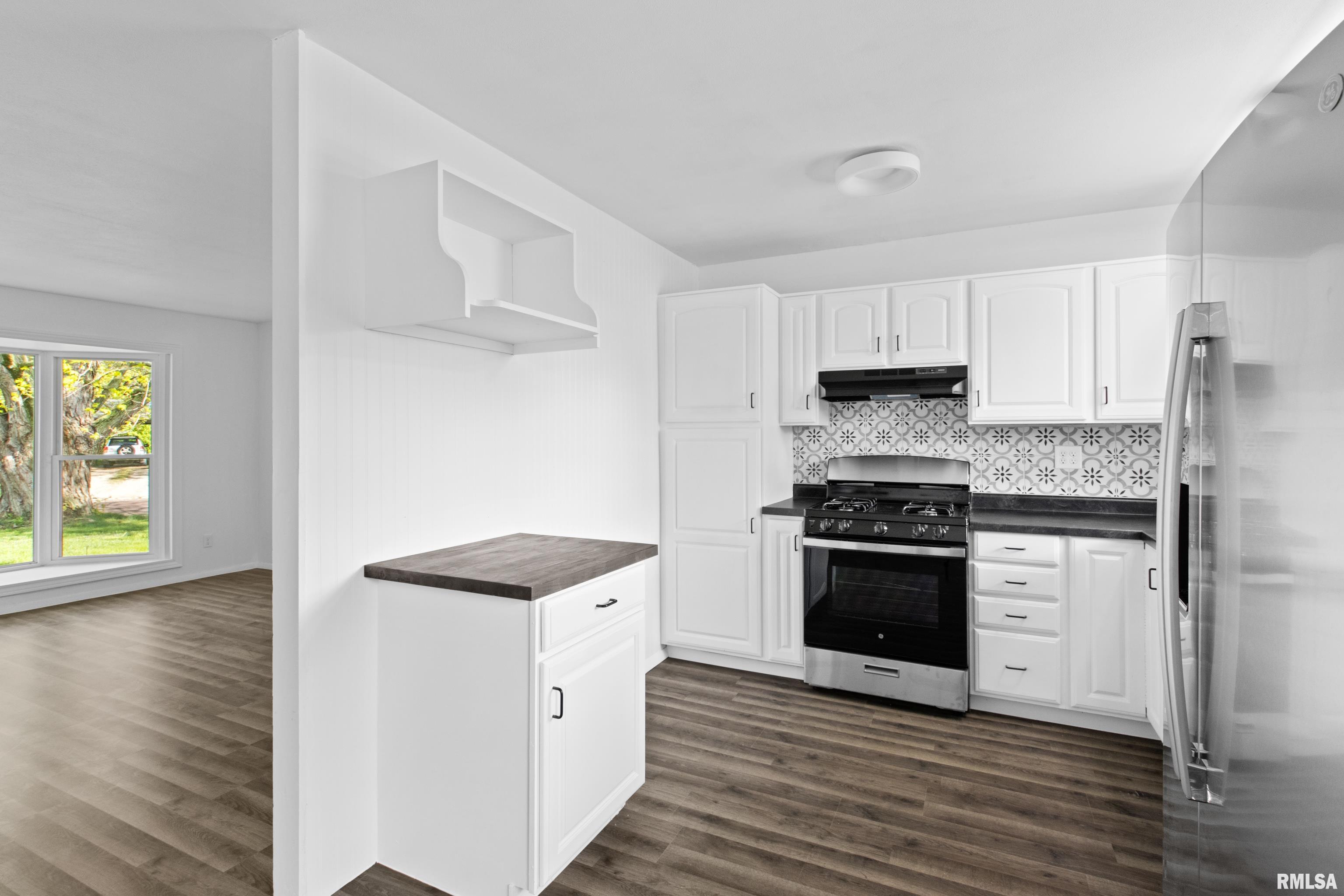 5125 North Ronald Road Peoria, IL 61614 - Photo 12 of 34 Gallery Image 12