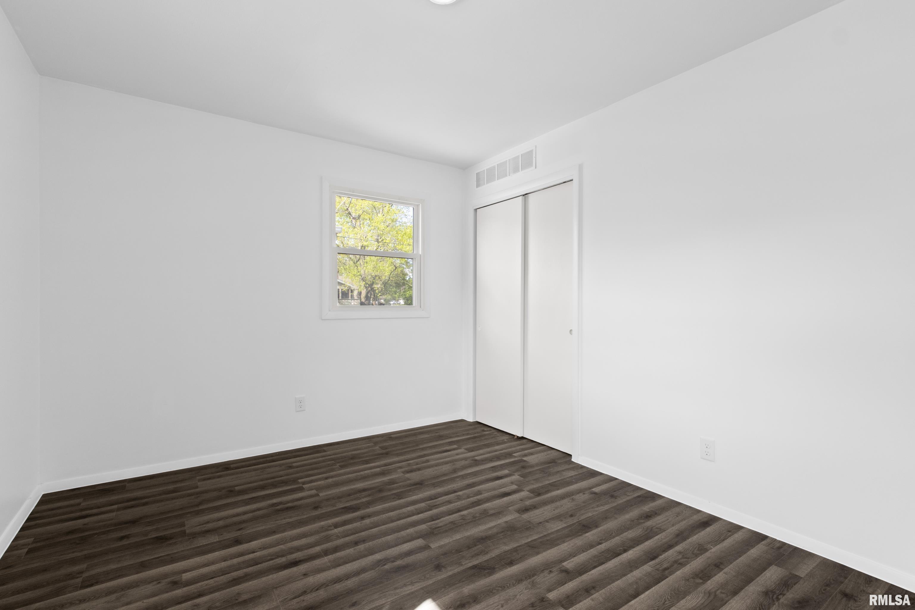 5125 North Ronald Road Peoria, IL 61614 - Photo 23 of 34 Gallery Image 23