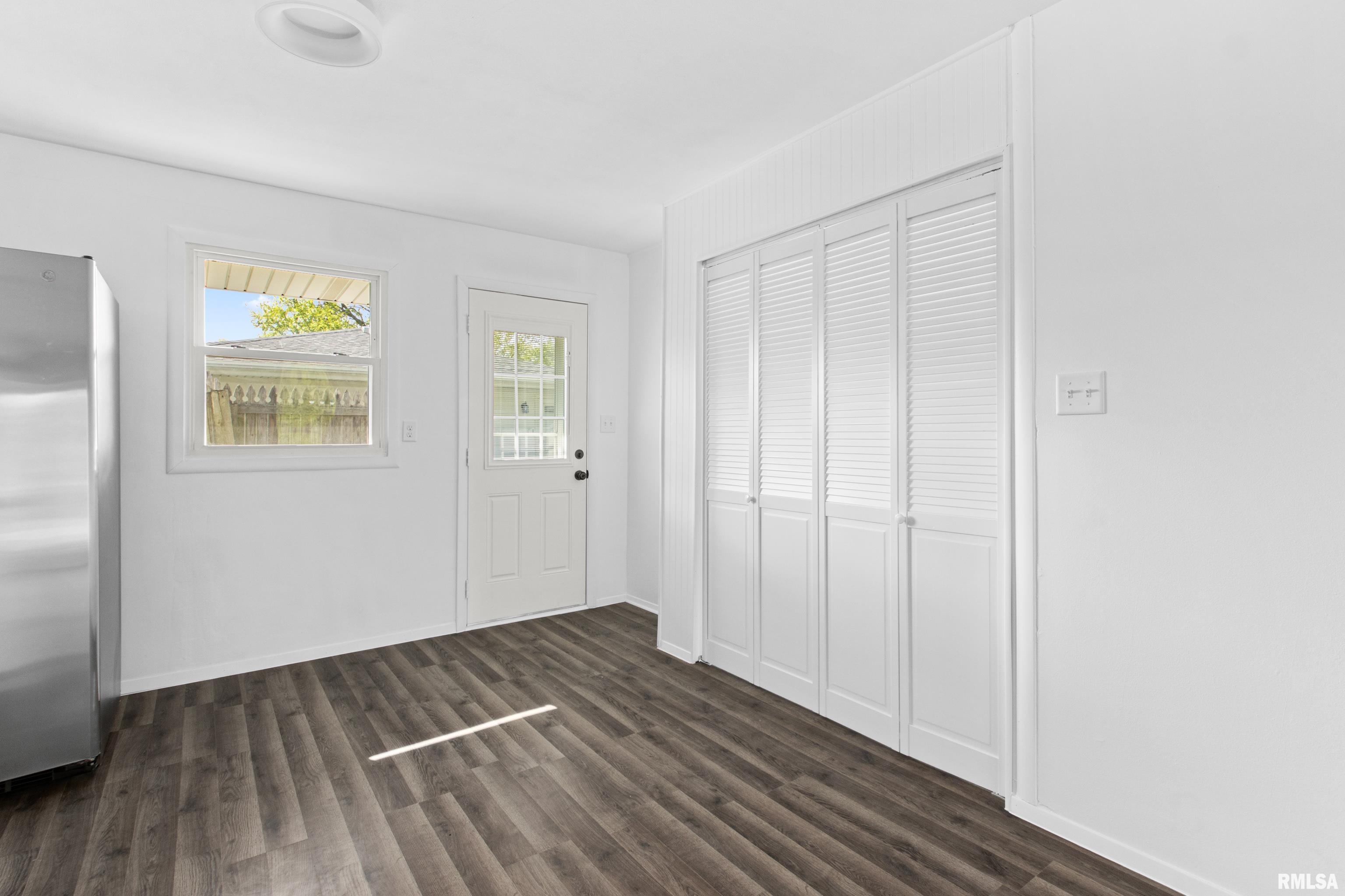 5125 North Ronald Road Peoria, IL 61614 - Photo 10 of 34 Gallery Image 10