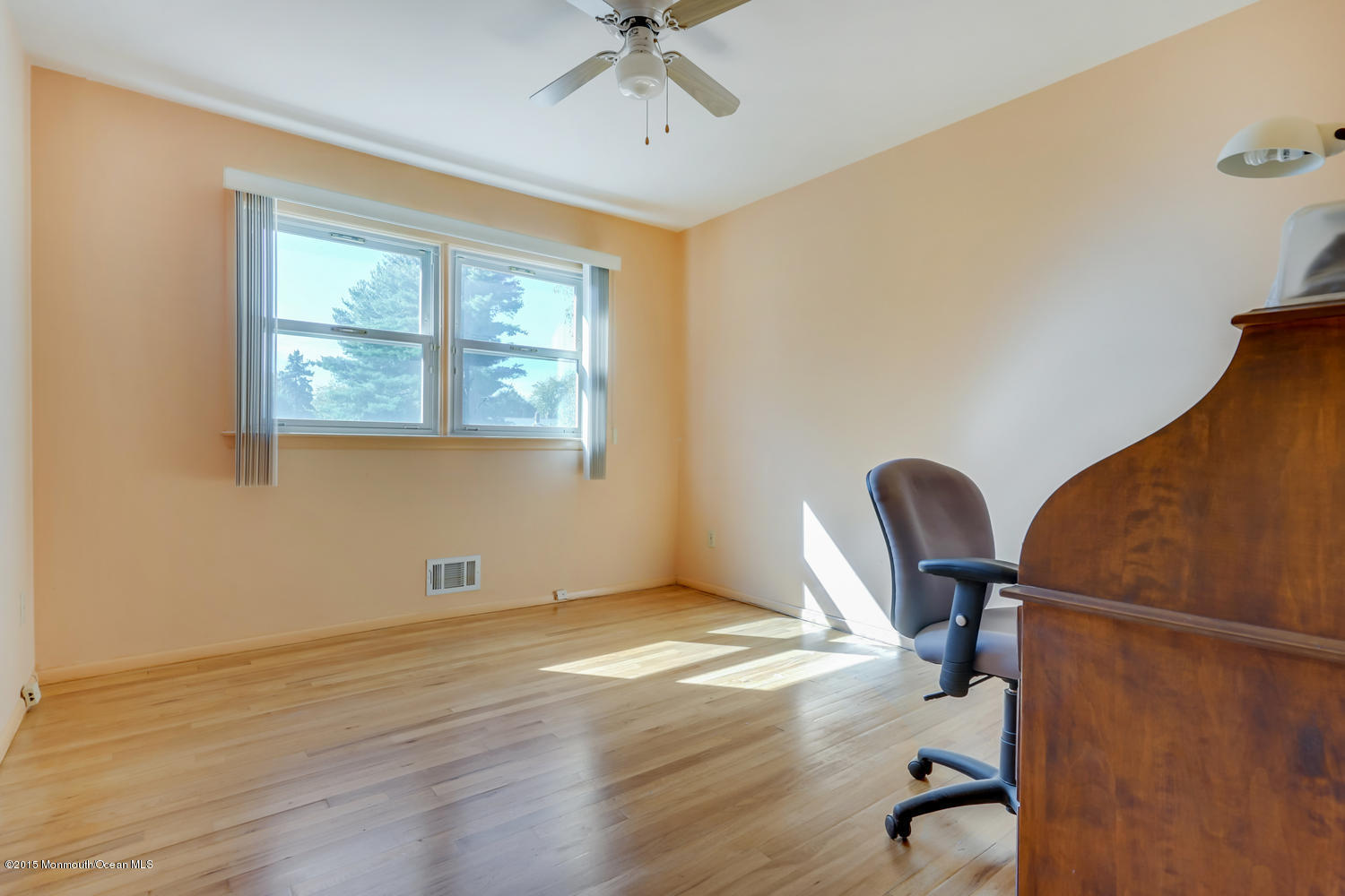 121 Sargent Road Freehold, NJ 07728 - Photo 24 of 37 121 Sargent Rd Freehold NJ-large-037-96-