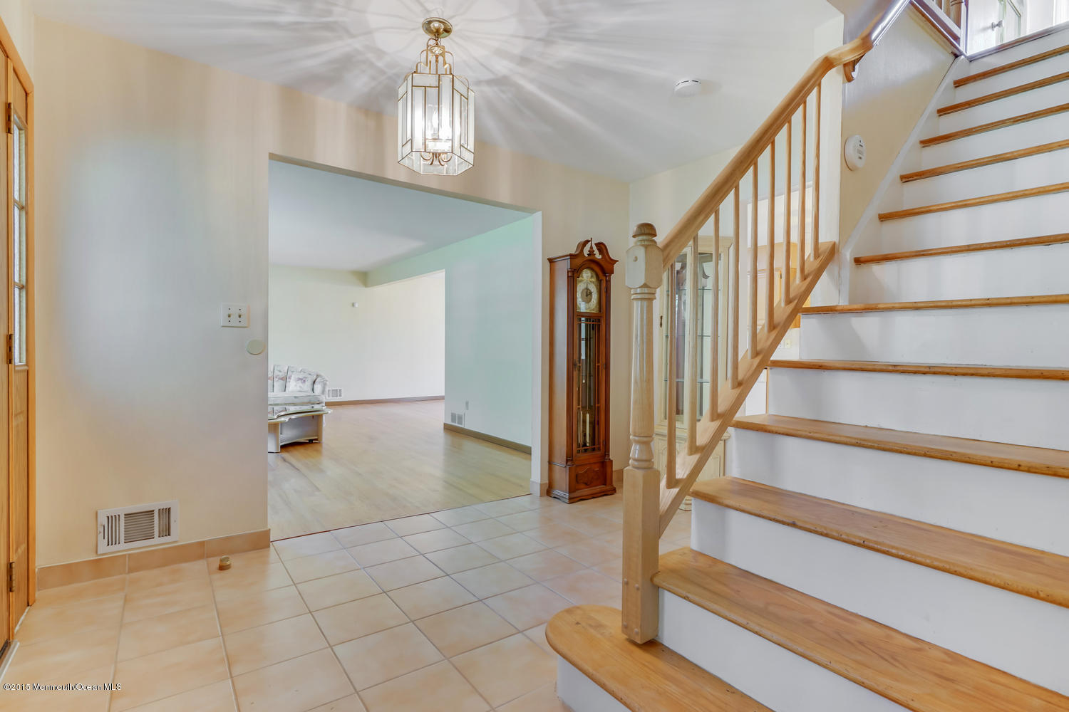 121 Sargent Road Freehold, NJ 07728 - Photo 3 of 37 121 Sargent Rd Freehold NJ-large-004-67-