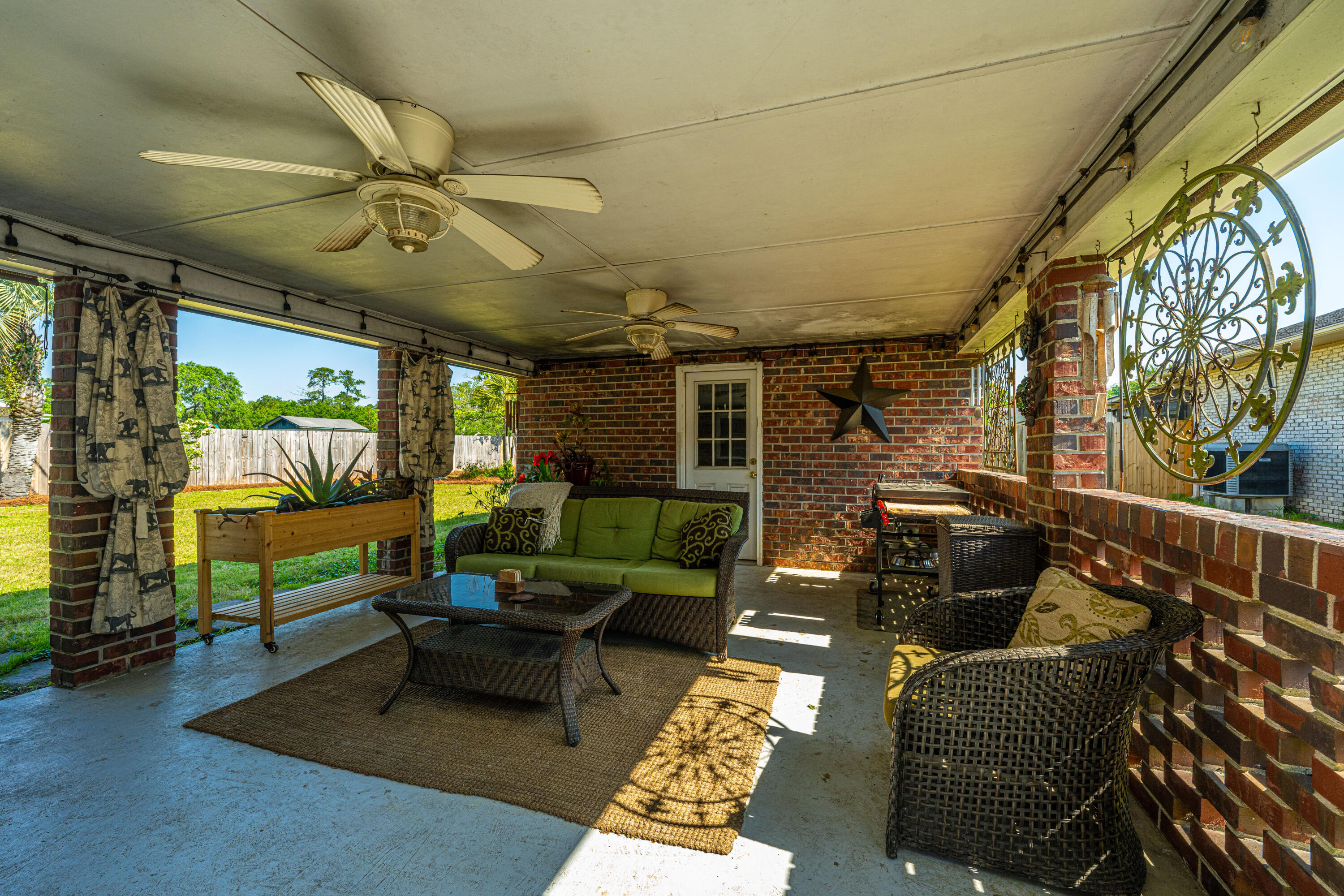 1890 Capri Drive Charleston, SC 29407 - Photo 20 of 47 Outdoor Living Room