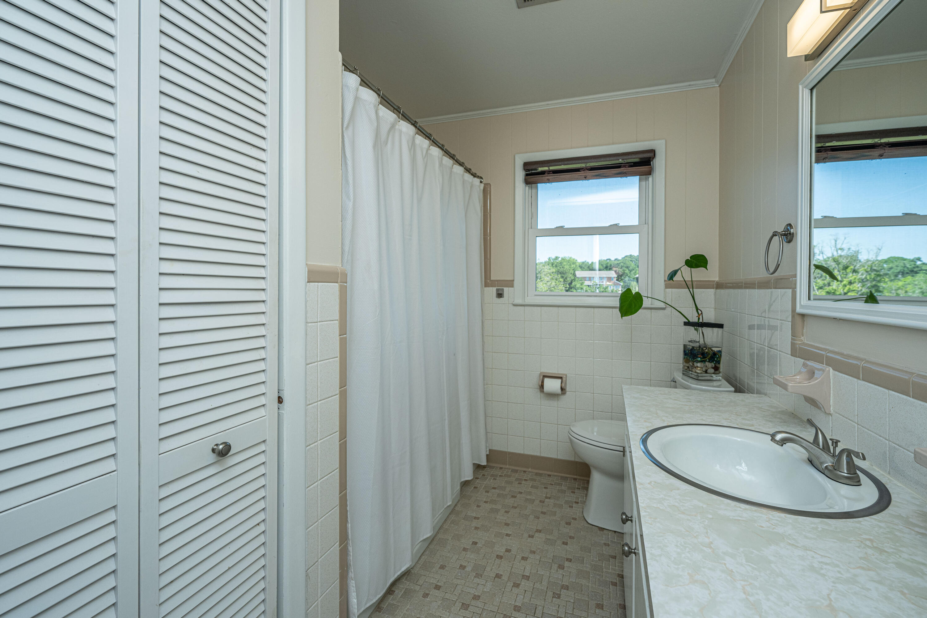 1890 Capri Drive Charleston, SC 29407 - Photo 41 of 47 Hall Bath