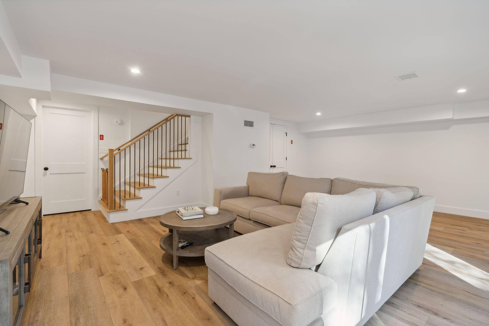 32 Brook Road, Unit 1 Falmouth, ME 04105 - Photo 23 of 29 35_DSC01067