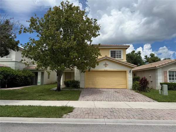 $3,100 | 4550 Southeast Graham Drive, Stuart, FL 34997