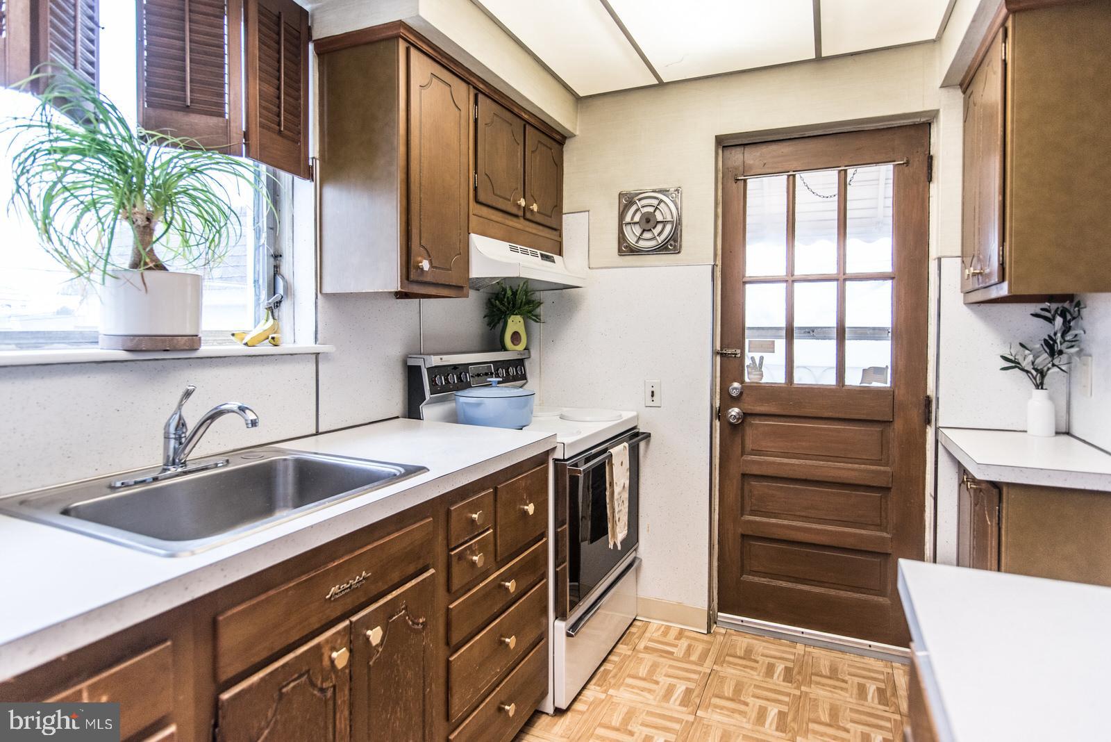 9221 Wesleyan Road Philadelphia, PA 19114 - Photo 25 of 72 Kitchen
