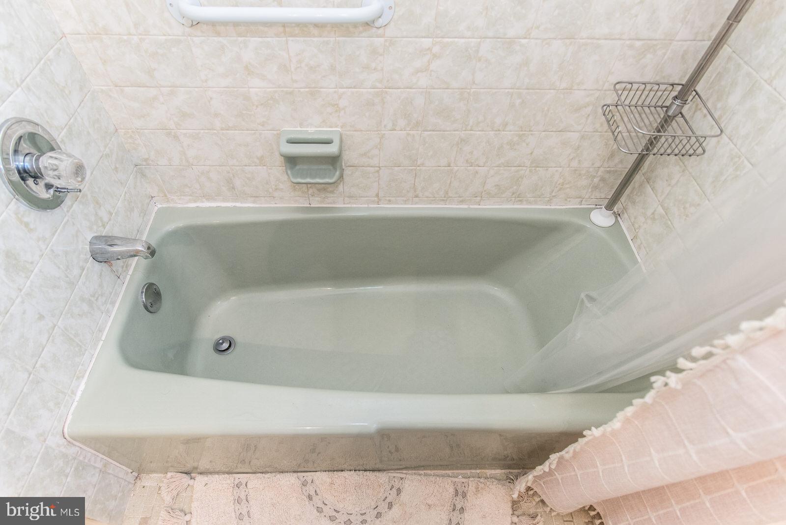 9221 Wesleyan Road Philadelphia, PA 19114 - Photo 36 of 72 1st Floor Full Bath